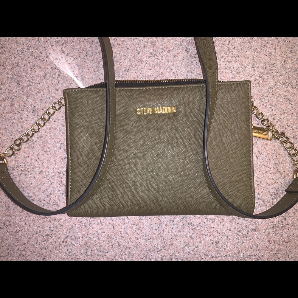 Women’s purse.